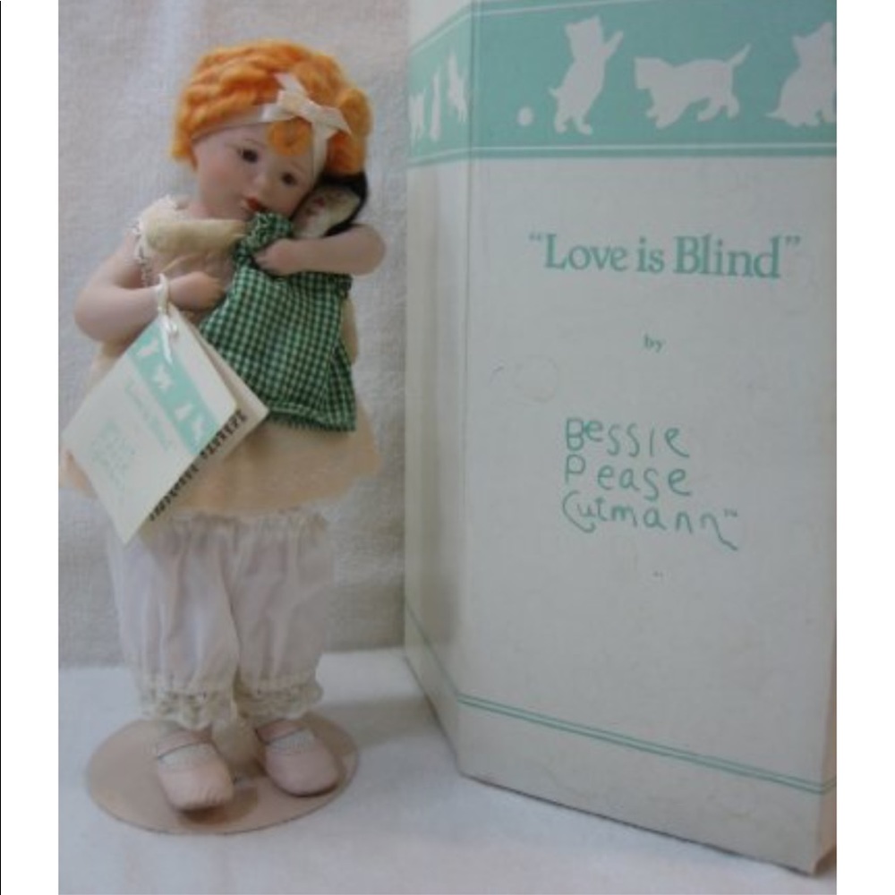 The Hamilton Collection Love is Blind Bessie
Pease Gutmann 11" Porcelain